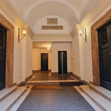 Cozy Colosseum 2br-2ba Family Apartment